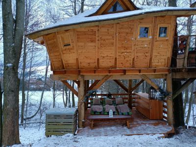 Tree houses Sněžník