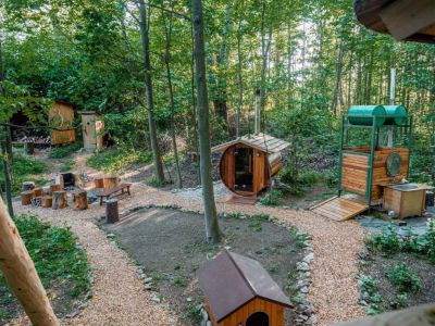 Tree houses Sněžník