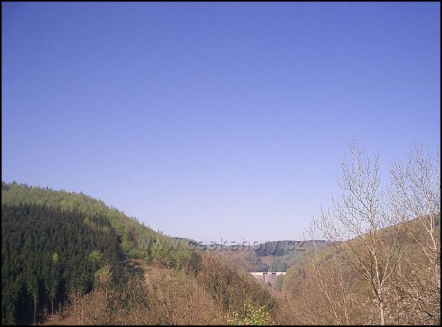 pohled na přehradu Křímov ze Sokolího hnízda