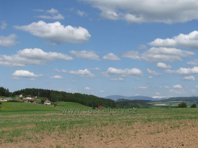 Pohled od Havlovic na Krkonoše.