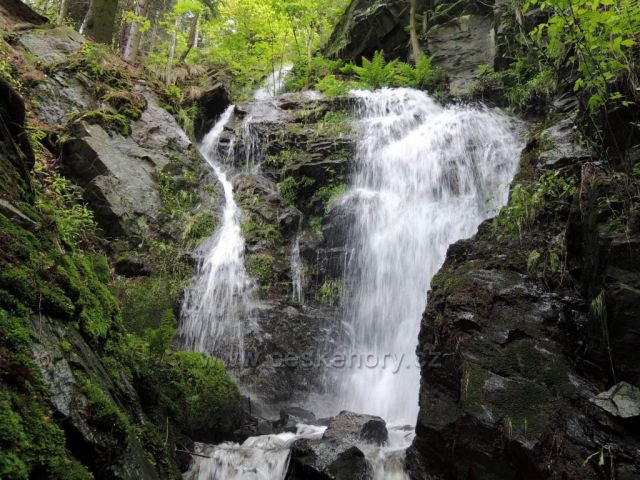 Kýšovický 20m vodopád v Prunéřovském údolí