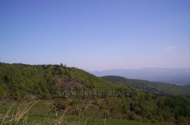 Pohled z Krušných hor do údolí