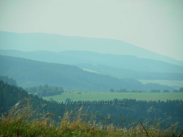 Výhled z Janoviček do dalekých hor