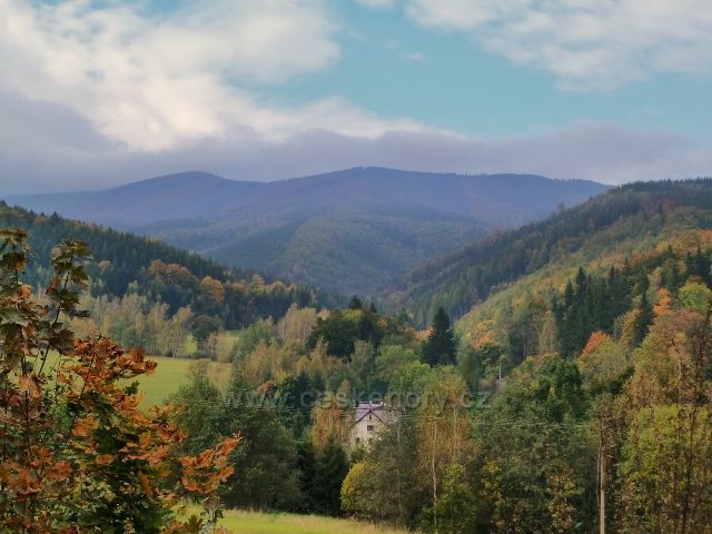 Horní Lipová - pohled do Dlouhého údolí