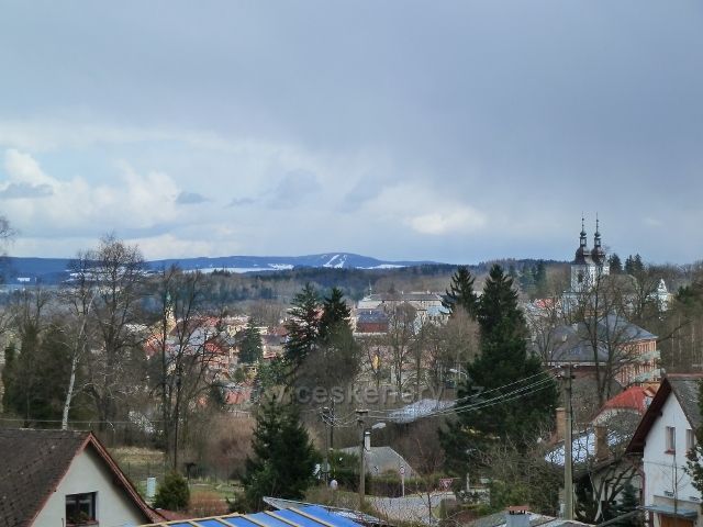 Žamberk - pohled od hřbitova na Bukovou horu