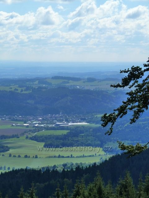 Buková hora - pohled na Štíty z horní části sjezdovky do Mlýnického Dvora