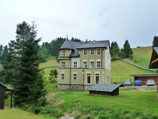 Ostružná - nově zrekonstruovaný objekt horské vily