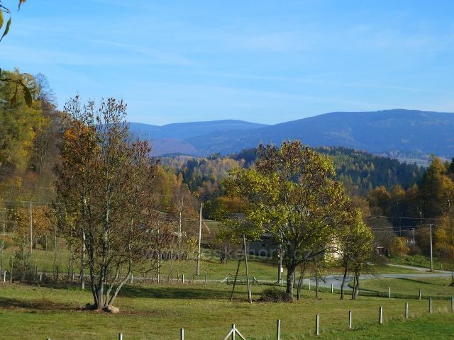 Habartice - pohled na pásmo Jeseníků