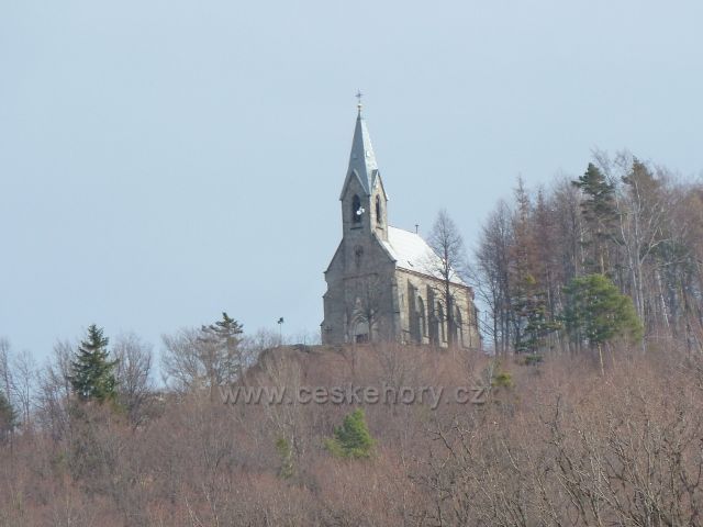 Žulová - novogotický kostelík Panny Marie Bolestné na Boží hoře nad městem