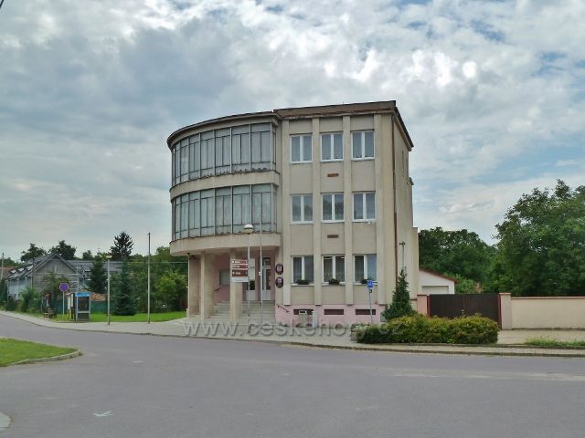 Šatov - budova úřadu městyse