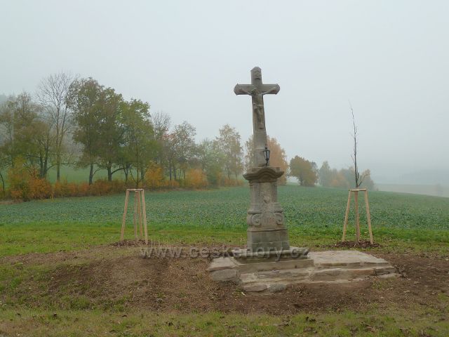 Těchonín - nově zrestaurovaná Boží muka pod odbočkou silničky do Vlčkovic