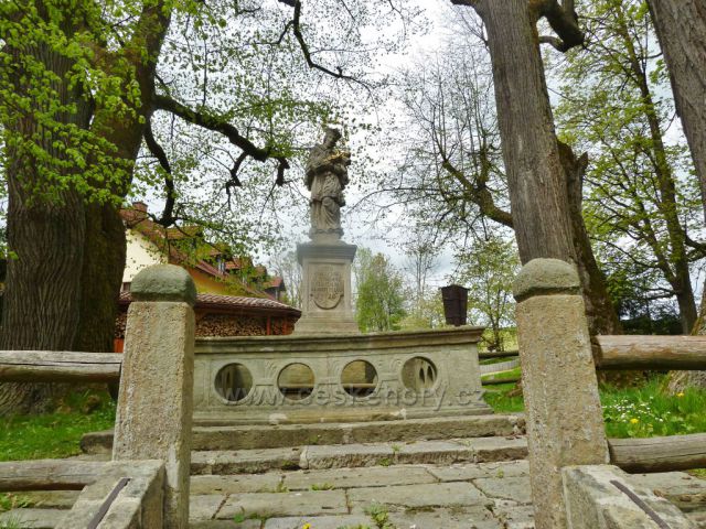 Kunvald - socha svatého Jána
