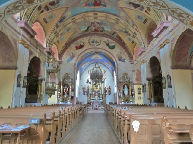 Zlaté Hory - interiér kostela Nanebevzetí Panny Marie