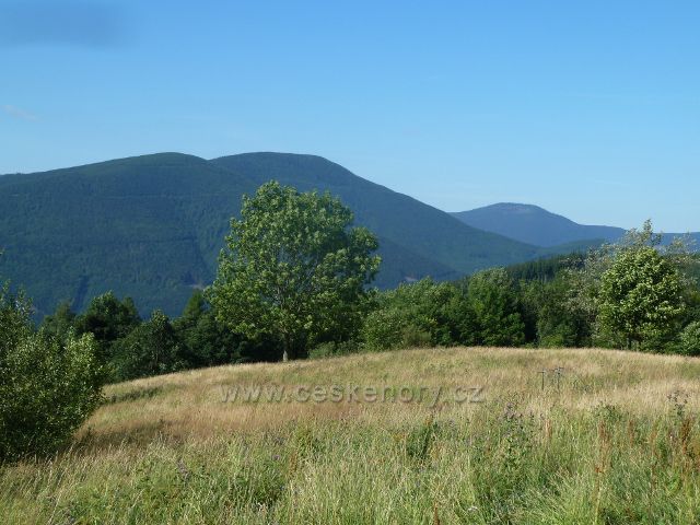 Butořanka - pohled na protilehlé vrcholy Malého Smrku (1174 m.n.m.) a Smrku (1275 m.n.m.)
