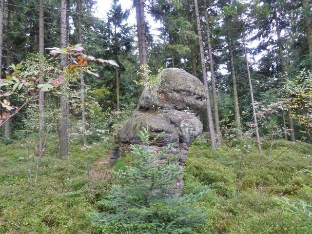 Polické stěny - skalní útvar nad Hájkovo roklí
