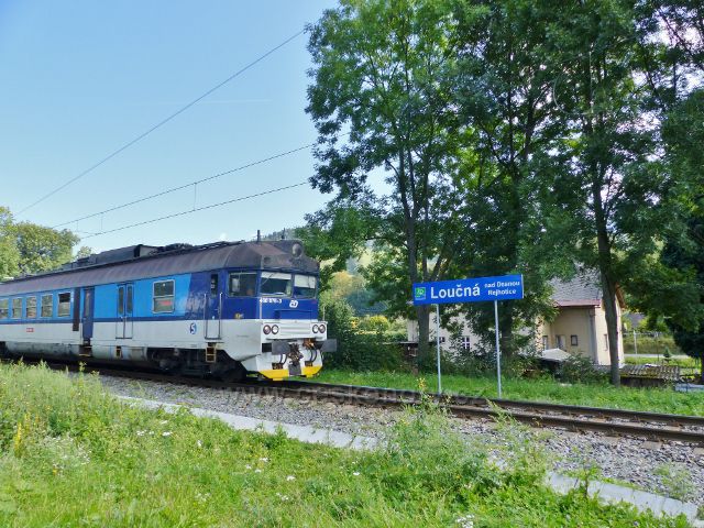 Železniční stanice Loučná nad Desnou - Rejhotice na trati Šumperk-Kouty nad Desnou