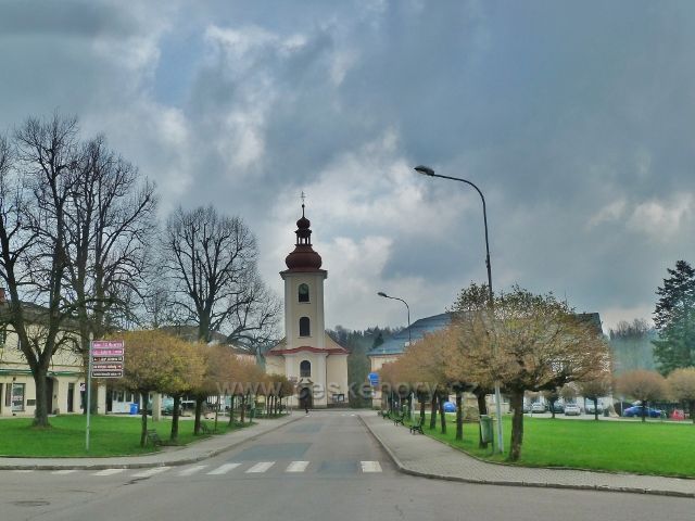 Rokytnice v O.h. - kostel Všech Svatých na náměstí T.G.Masaryka