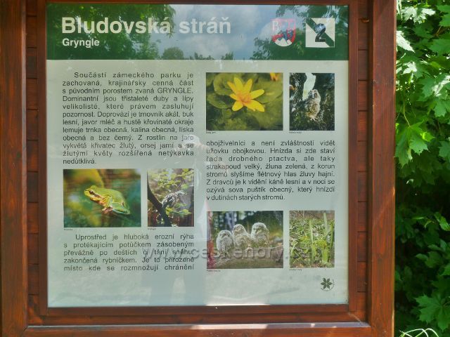 Bludov - detail tabule NS Bludovská stráň č.8 "Gryngle" umístěná na konci zámeckého parku