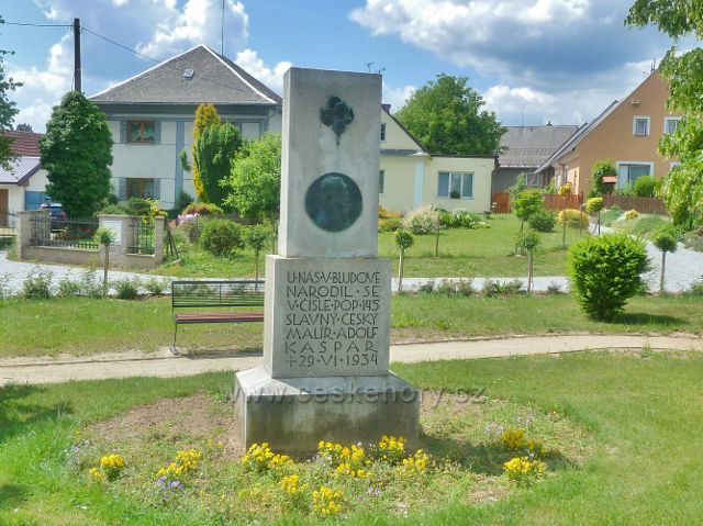 Bludov - památník místního rodáka malíře Adolfa Kašpara