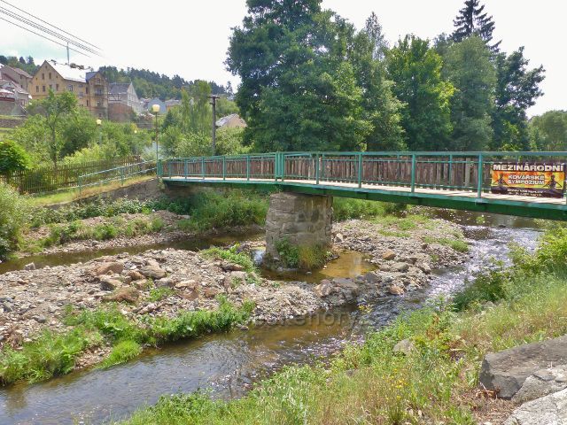 Bečov nad Teplou - mostek pro pěší přes řeku Teplou
