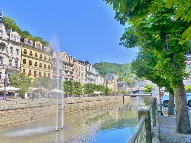 Karlovy Vary - vývěr vřídla v řečišti Teplé