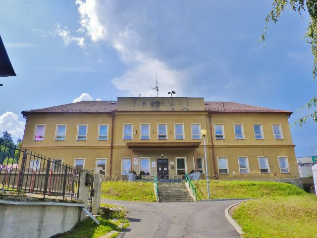Bečov nad Teplou - Základní škola