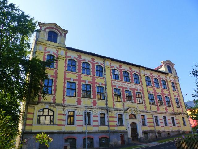 Aš - budova bývalé Střední průmyslové školy textilní