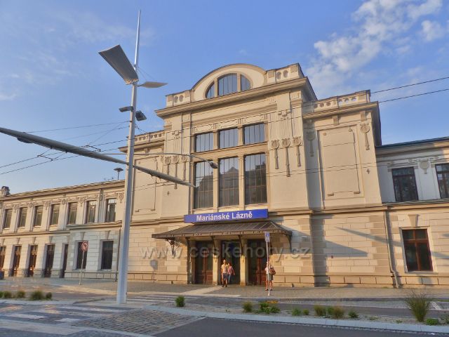 Mariánské Lázně - hlavní budova nádraží ČD