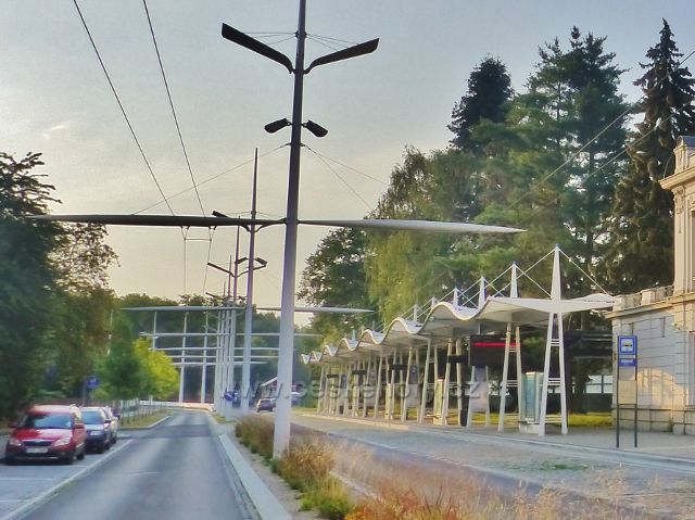 Mariánské Lázně - autobusové nádraží přímo navazuje na nádraží vlakové