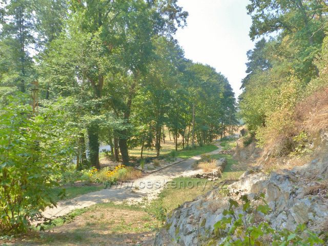 Cheb - ulice Kachní kámen pod přehradou Skalka