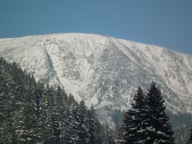 Studniční hora z Pece pod Sněžkou