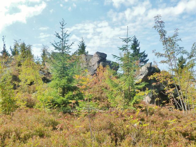 Suchý vrch - mrazový srub na vrcholu Suchého vrchu nad Kramářovo chatou