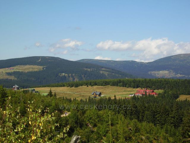 Pohled na Kolinskou boudu
a Studnicni horu