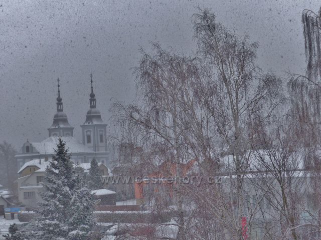 Žamberk - zimní pohled ke kostelu sv. Václava