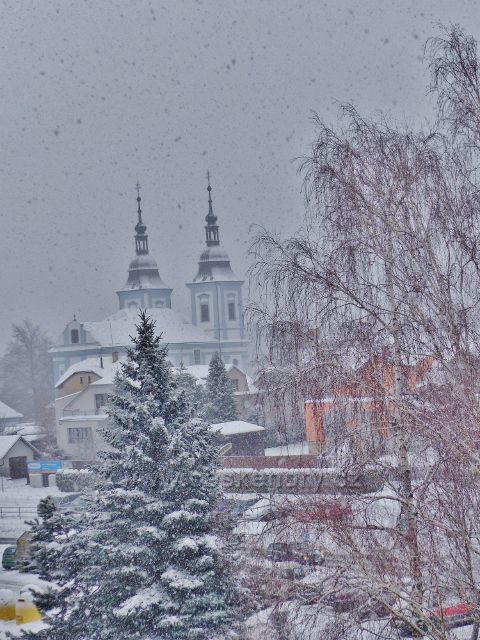 Žamberk - zimní pohled na  kostel sv.Václava