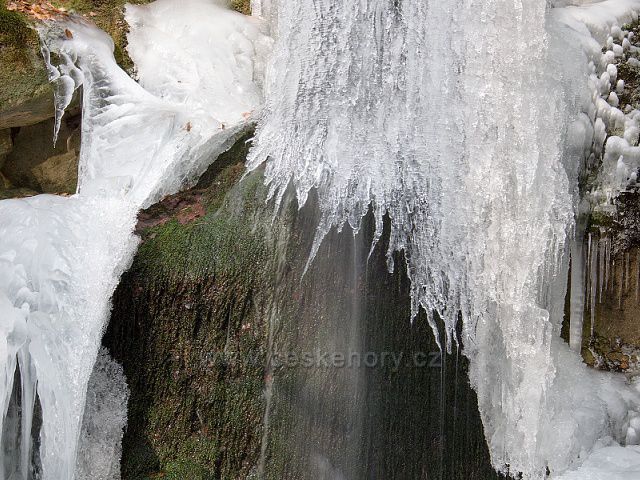 Zamrzlý vodopád na Lučním potoce - detail