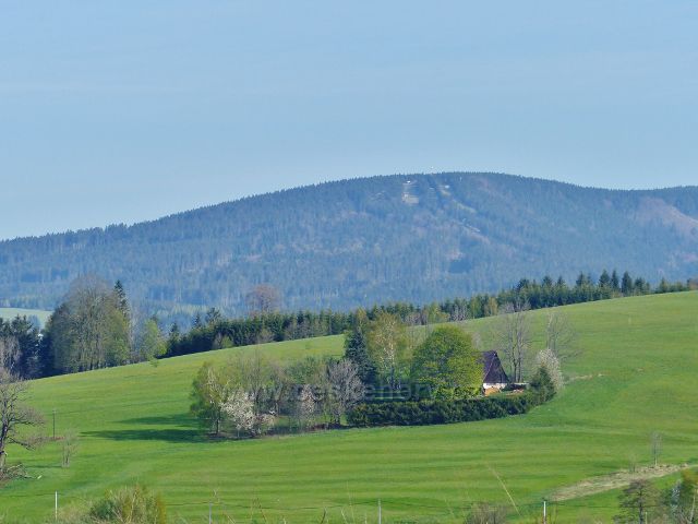 Pohled z Polova kopce na vrch Zakletý