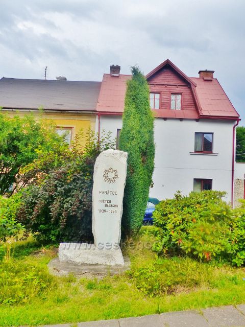 Bernartice - pomník obětem nacismu