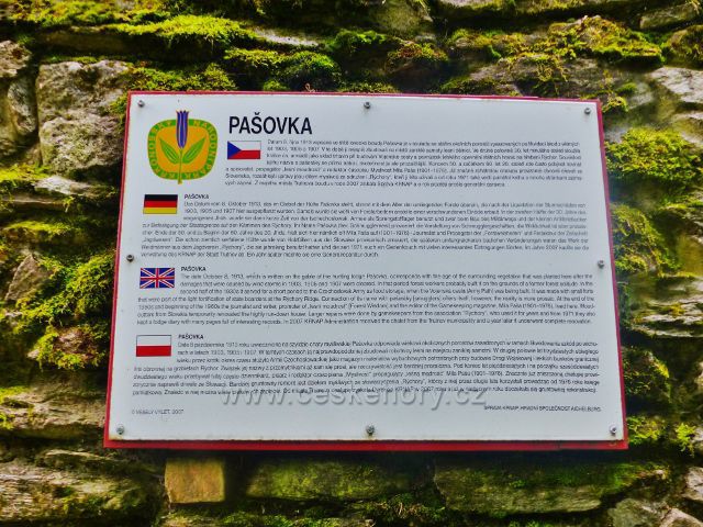 Rýchory - informační tabulka na lovecké chatě Pašovka