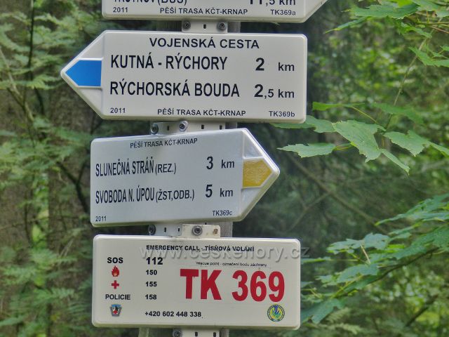 Rýchory - detail turistického rozcestníku "Pašovka"