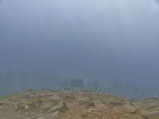 Horní Malá Úpy - výhled z vrcholu Tabule znemožnila mlha