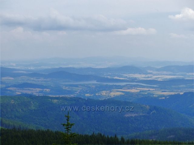 Malá Úpa - pohled z vrcholu Lysečinské hory do polského podhůří a k Bukowskému jezeru