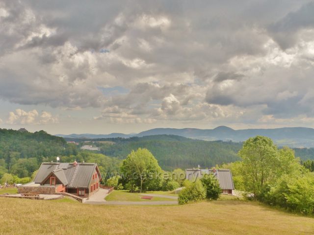 Žacléř - pohled z Vernířovské cesty  k Vraním horám