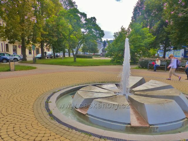 Semily - fontána na Riegrovo náměstí