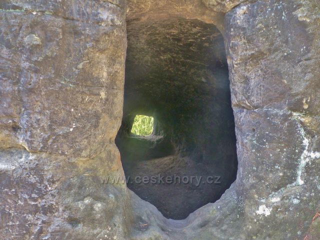 Kozákov - vlastní jeskyně Kozákovská Drábovna