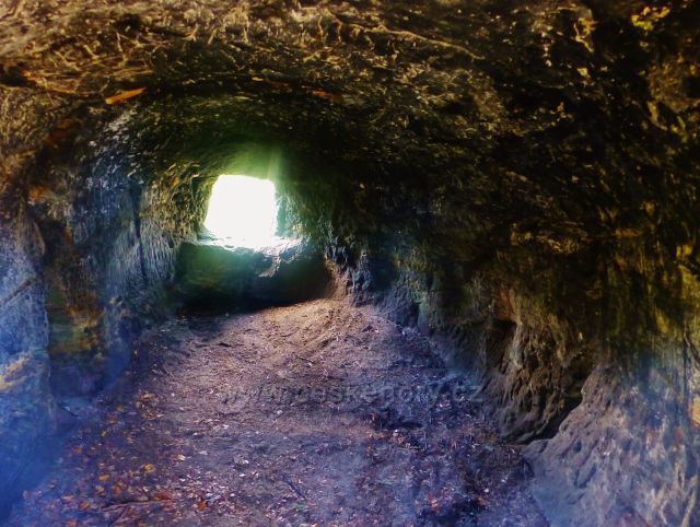 Kozákov - interiér jeskyně Kozákovská Drábovna