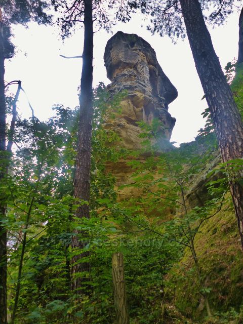 Klokočí - areál zříceniny skalního hradu Rotštejn