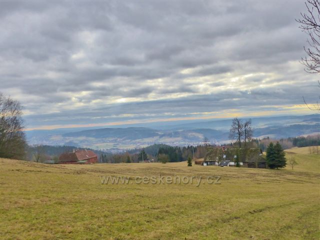 Malé Svatoňovice - pohled z pastviny Na Horách k Malým i Velkým Svatoňovicím