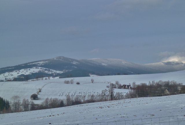 Králíky - pohled na masiv Králického Sněžníku od Jeleního vrchu až po Králický Sněžník