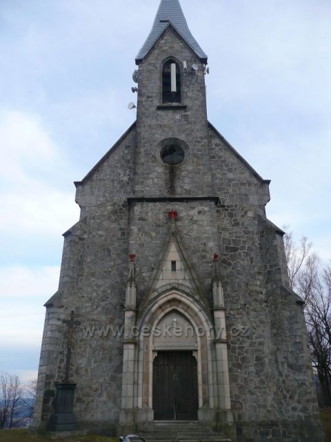 Kostel Panny Marie Bolestné - průčelí.